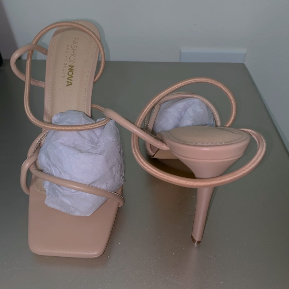 Fashionnova heels never worn.. ordered wrong size